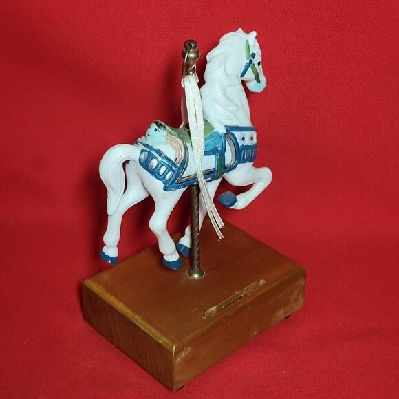 Vintage Musical Carousel Horse Figurine Plays Music - Picture 7 of 13